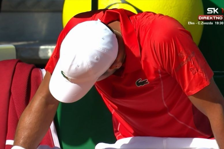 NOVAK ISPREPADAO NAVIJAČE: Otkrio zbog čega se tresao na klupi i kako je došlo do sloma