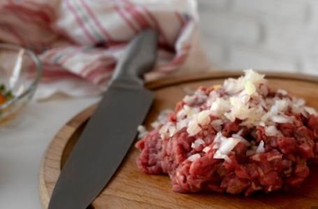 Domaćice prave VELIKU GREŠKU: Ovo je razlog zašto se prvo prži mljeveno meso,a tek onda dodaje luk