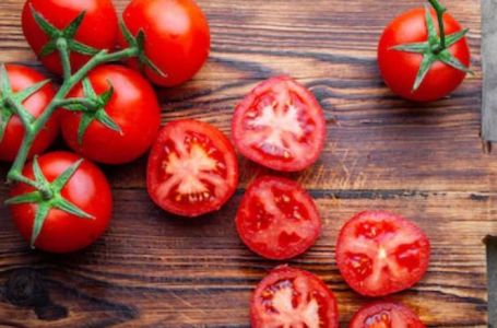Znate li kako da prepoznate domaći paradajz? Ako ovako miriše odmah ga kupite