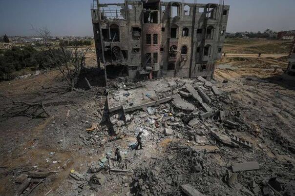 U izraelskom zračnom napadu na Rafah ubijene 24 osobe