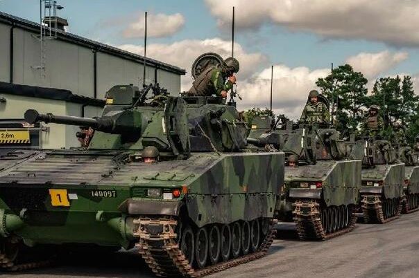 Švedska će nastaviti sa planovima za slanje vojnika u Latviju