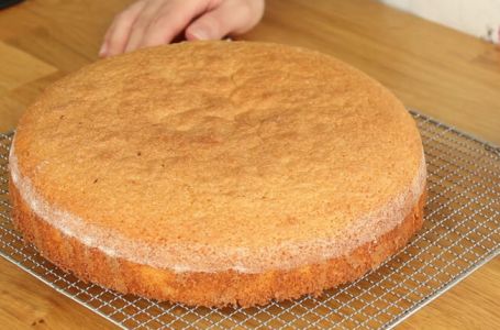 Kako da vam biskvit za tortu ne splasne ili se ne osuši: Poslastičar otkrio caku koju malo ko zna