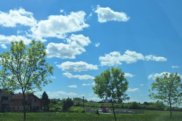 Sunčan kraj aprila, temperature blizu 30 stepeni, onda prvomajski obrt u cijeloj Bosni i Hercegovini