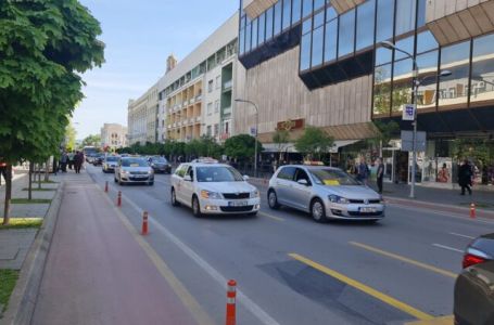 Protest taksista u Banjaluci zbog rezolucije o Srebrenici