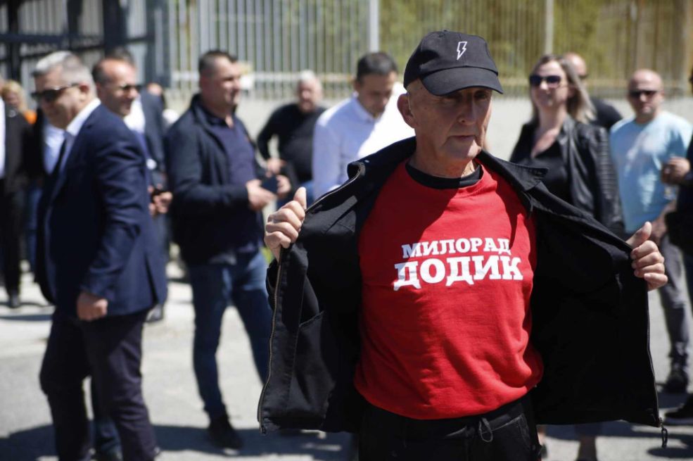 Povodom još jednog ročišta: Počelo okupljanje Dodikovih pristalica pred Sudom BiH