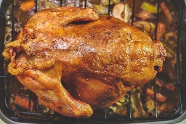 Džejmi Oliver podijelio ‘čaroban trik’ uz koji pečena piletina nikad neće biti suha