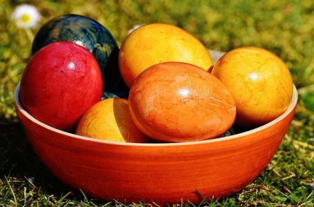 Na koji dan se farbaju uskršnja jaja – na Veliki četvrtak ili na Veliki petak?