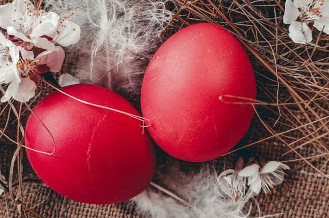 Kako da imate najljepša crvena jaja za Uskrs: Potrebna su vam samo ova 3 sastojka iz kuhinje