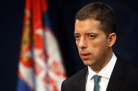 Ko je novi srpski ministar vanjskih poslova? Vučićev potrčko i prvi pljesak Srbije