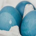 Dobićete najljepšu kraljevsko plavu boju na jajima bez hemije uz OVA 2 SASTOJKA