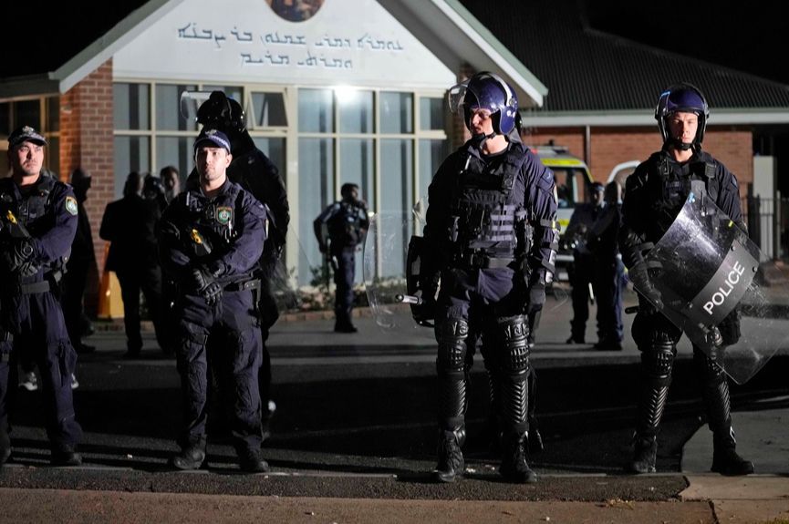 Tinjedžer (16) izbo čovjeka u leđa, policija ga usmrtila