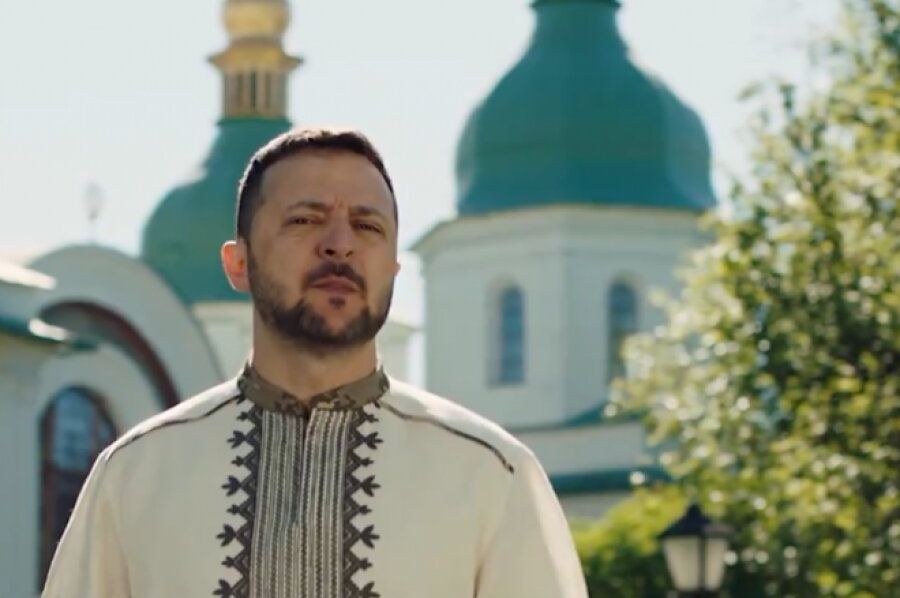 ZELENSKI POSLAO JAKU PORUKU: "Bog ima ukrajinsku zastavu, klečimo samo u molitvi"