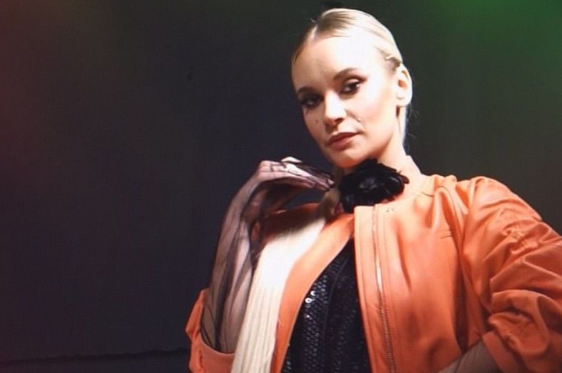 ŠEJLA ZONIĆ PONOVO ODUŠEVILA: Svi se zaledili kad je otpjevala “Dvije su se vode zavadile” (VIDEO)