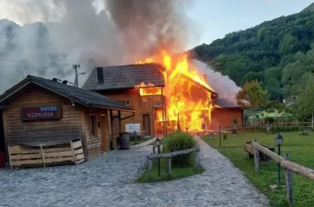 Požar u Ribniku: Izgorio restoran, unutra je bilo i gostiju