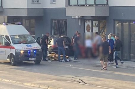 Užasna nesreća u Gradačcu: Audijem "pokosio" pješakinju, policija i hitna na terenu