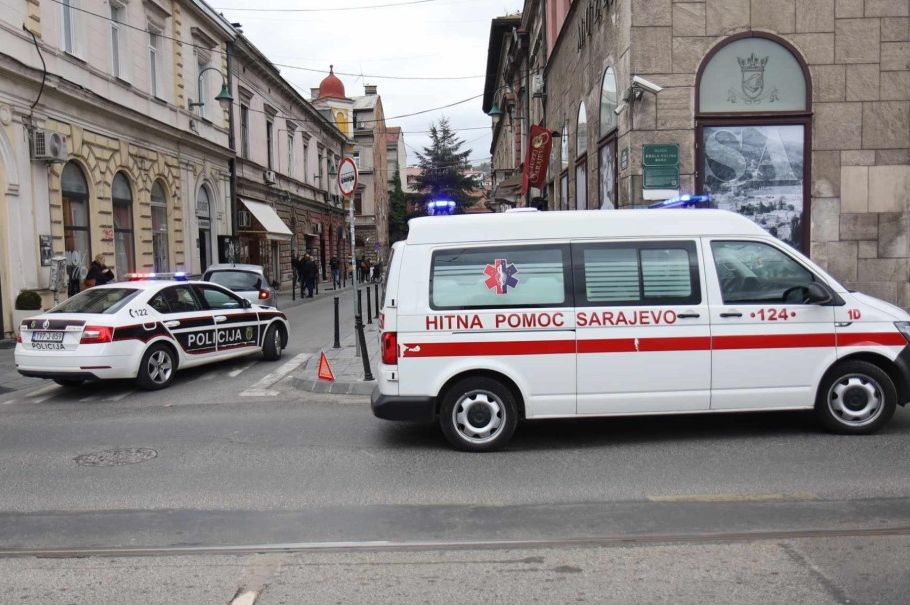 Tragedija u Sarajevu: U nesreći poginulo 2-godišnje dijete, uhapšen vozač Mercedesa (34)