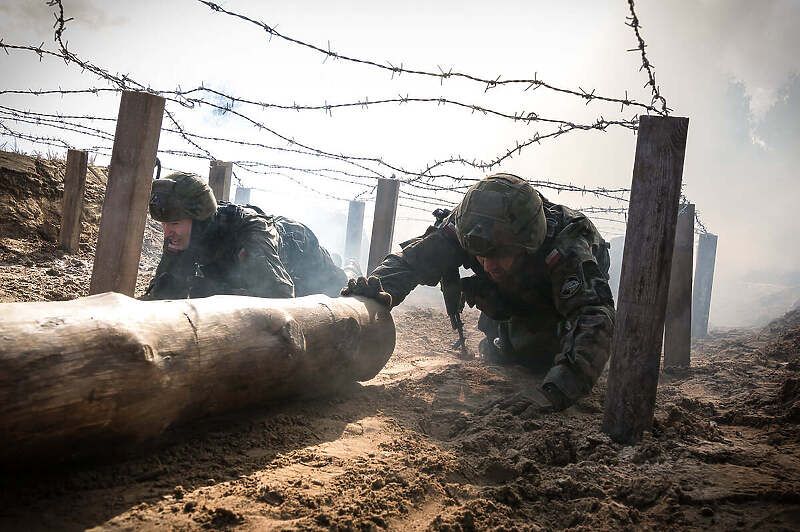Poljaci ne vjeruju Putinu: Na granicama grade bunkere i kopaju rovove