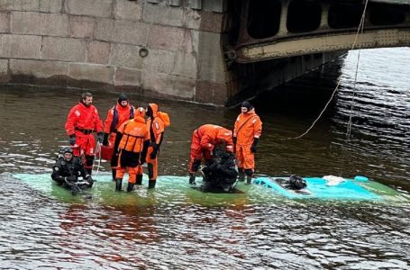 Autobus sa putnicima sletio u rijeku Mojku, ima poginulih (VIDEO)