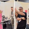 Širi se snimak na kojoj Izraelka sa Eurosonga pjeva dok joj njezin tim viče "buuuu"
