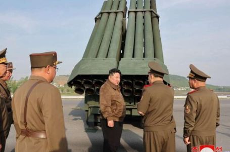 Kim Jong Un nadgledao probno ispaljivanje iz višecjevnog raketnog sistema