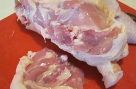 Stručnjaci nas ubjeđuju da bacimo: Ovo su najgori dijelovi piletine, PREPUNI PARAZITA