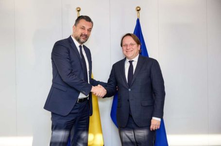 ŠTA ĆE SAD VUČIĆ I DODIK: Varhely obrnuo ploču - "Nema tolerancije prema negiranju genocida"