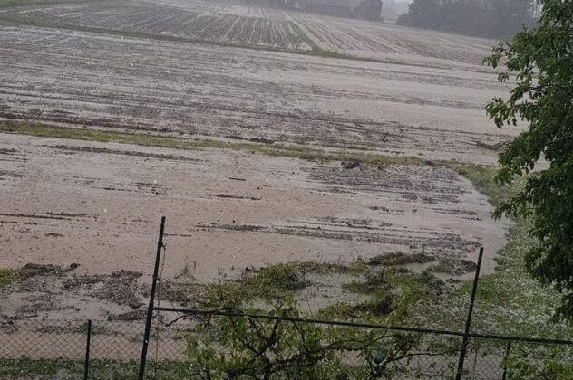 Oluja napravila ogromnu štetu u selima kod Bosanskog Novog (FOTO)