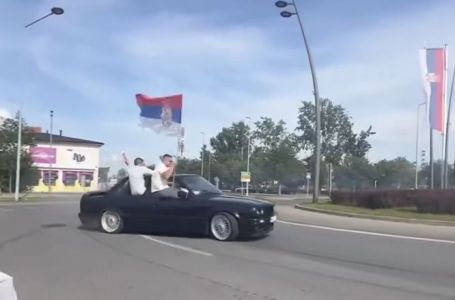 "DOKLE SMO DOŠLI" Snimak svatova u kružnom toku koji je potpuno SABLAZNIO LJUDE (VIDEO)