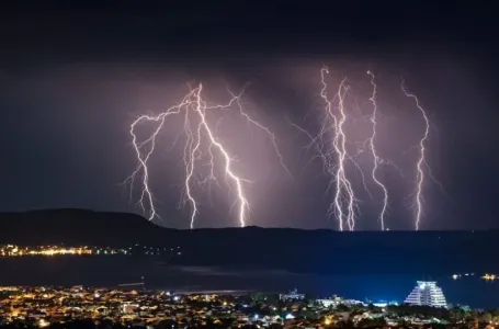 ALARMANTNO UPOZORENJE METEOROLOGA! Stiže sezona najvećih vremenskih nepogoda, evo šta se očekuje