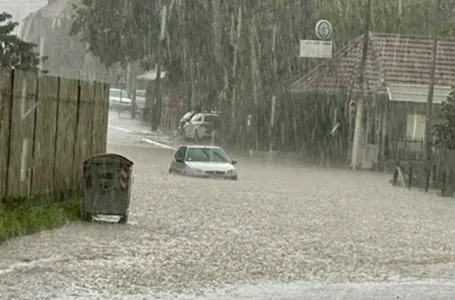 Jako nevrijeme u Srbiji: Padala tuča veličine oraha, bujica nosila aute