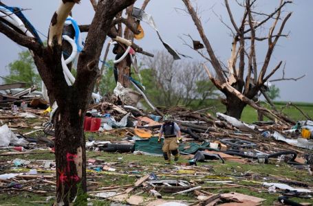 Snažan tornado opustošio američki gradić: Poginulo više ljudi, snimak je zastrašujući