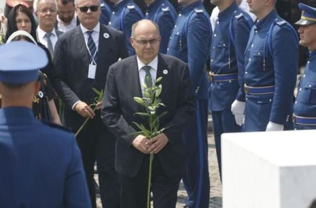 Schmidt: Rezolucija da bude pokretač ozdravljenja i razumijevanja