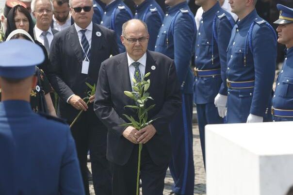 Schmidt: Rezolucija da bude pokretač ozdravljenja i razumijevanja