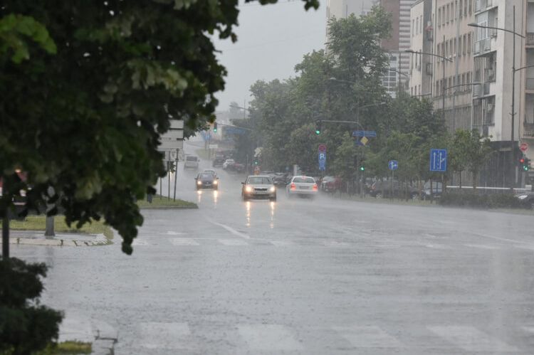 Grad i obilne padavine u regionu - STIGLO NOVO UPOZORENJE METEOROLOGA