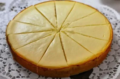 Jeste li probali kolač od limuna? Ukusan, topi se u ustima i veoma brzo je gotov