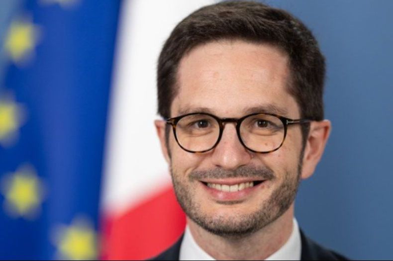 Fransoa Delmas: Podrška Francuske