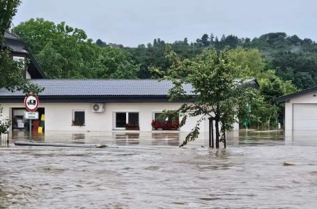 Slovenija: Poplavljeno 100 kuća, stanovnici evakuisani zbog klizišta