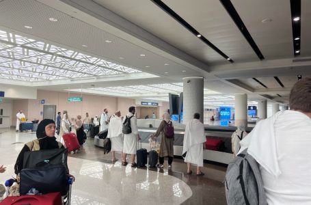 U Džeddu sletio prvi avion s hadžijama iz BiH, večeras obavljaju umru