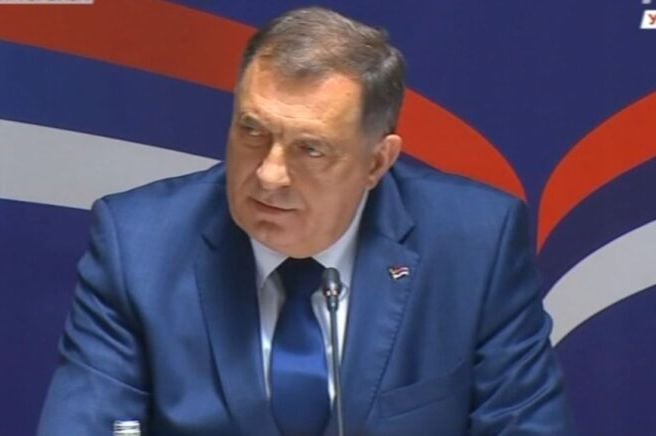 Dodik o protestima u Novom Sadu: Ovo ne smije da preraste u vandalizam i napad na institucije