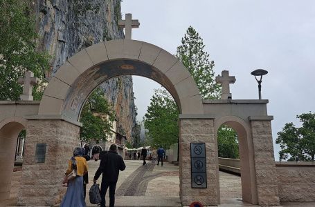 Opljačkan manastir Ostrog