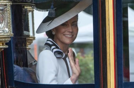 Kate Middleton snimljena U KOČIJI, a zbog jednog detalja nekima KRENULE SUZE (FOTO)