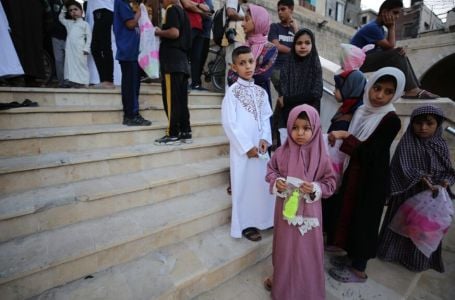 Da srce prepukne: Palestinci klanjali bajram-namaz i među ruševinama