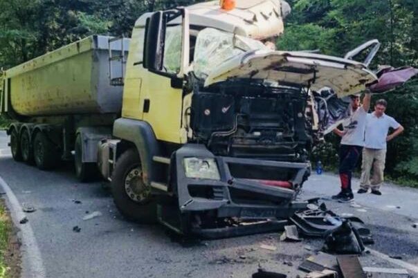 Saobraćajna nesreća kod Lukavca: Sudarila se dva kamiona
