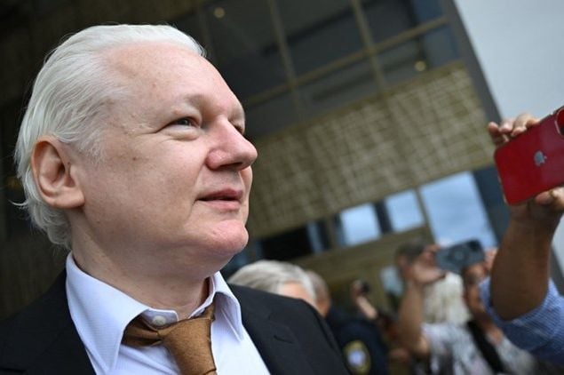 Julian Assange je slobodan čovjek