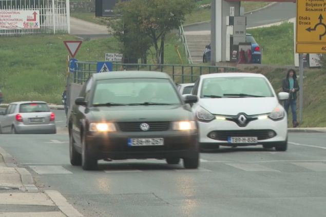 BIHAMK: Uvjeti za vožnju povoljni, očekuju se gužve na gradskim saobraćajnicama