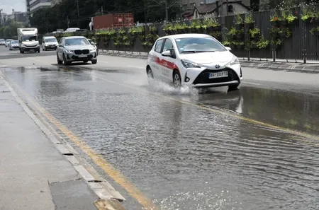 MUP IZDAO HITNO UPOZORENJE, opasne vremenske pojave se očekuje u regionu: OVAJ DIO DRŽAVE NA UDARU