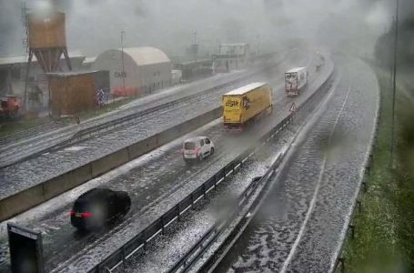 Olujne ćelije zahvatile Sloveniju, grad razbijao stakla na autima – Nevrijeme ide prema BiH