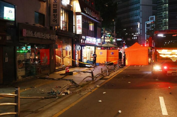 Automobilom pokosio ljude koji su čekali na pješačkom u Seulu, najmanje devet mrtvih