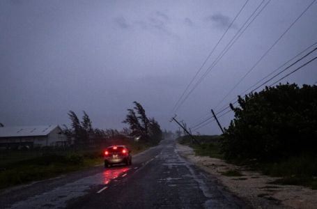 (VIDEO) Uragan Beryl poharao Jamajku, kreće se ka Kajmanskom otočju