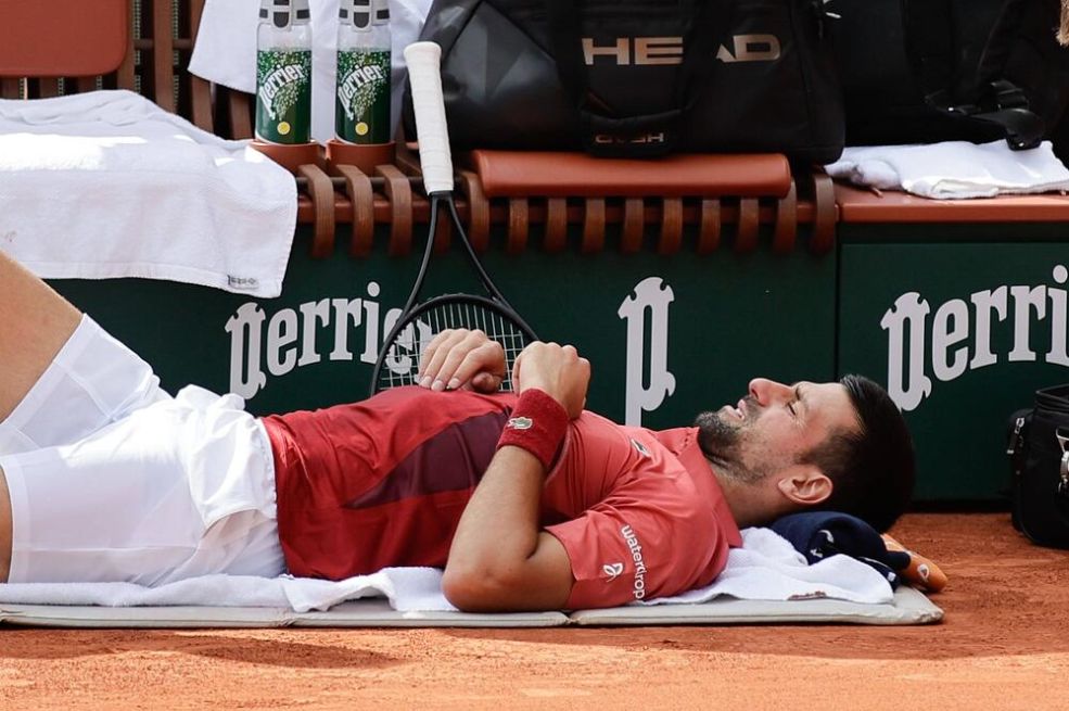 ĐOKOVIĆ NA ŽESTOKOM UDARU Slavni Italijan UDARIO na Novaka, sumnja u njegovu operaciju